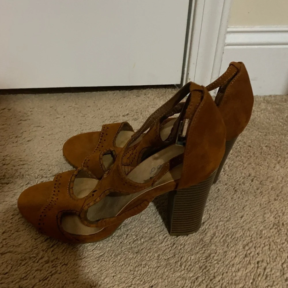 Brown Sandals - Picture 2 of 3
